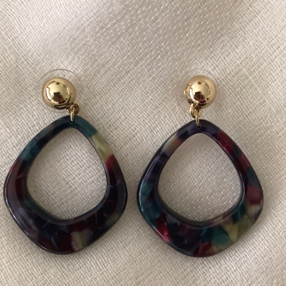 Faux Tortoise Cuff Bracelet & Resin Drop Earrings - Picture 5 of 8